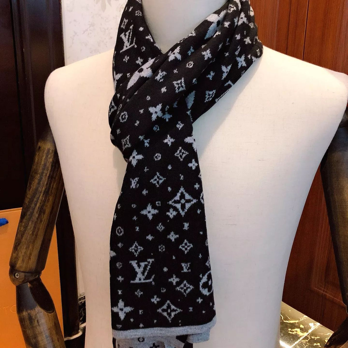Louis Vuitton Classic Monogram Cashmere Jacquard Knit Scarf for Women – product image 8