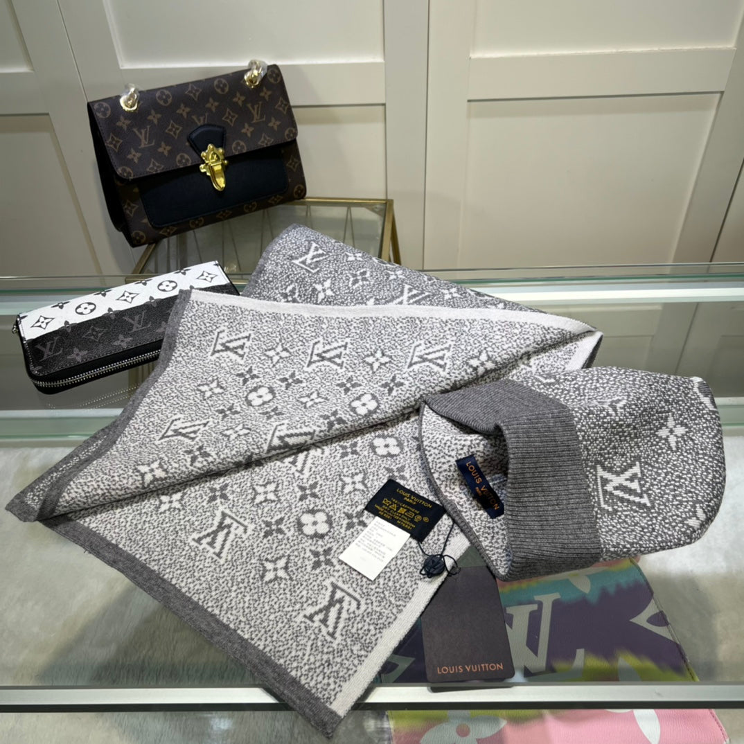 Louis Vuitton Classic Monogram Unisex Wool Scarf Hat Set – product image 16