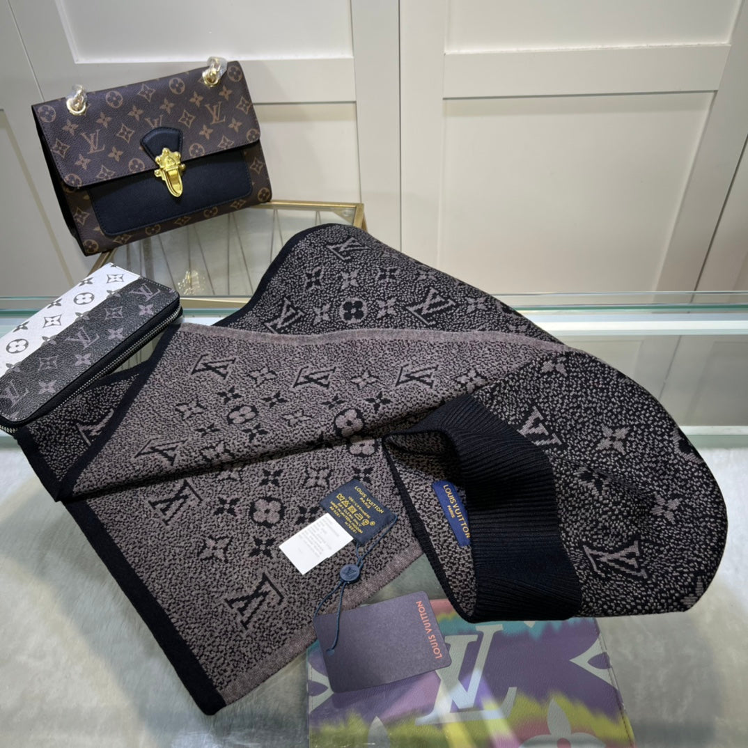 Louis Vuitton Classic Monogram Unisex Wool Scarf Hat Set – product image 22