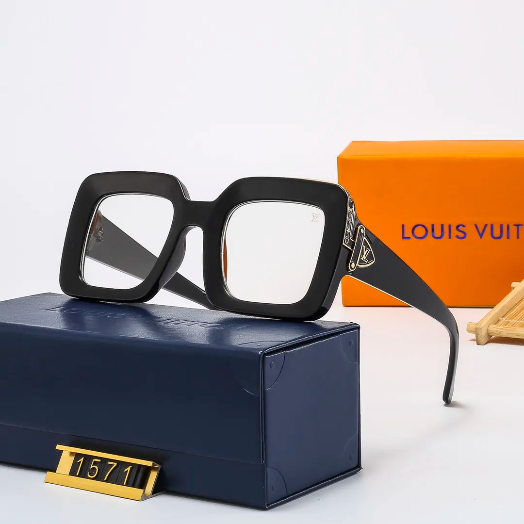 Louis Vuitton Classic Square Sunglasses for Unisex – product image 4