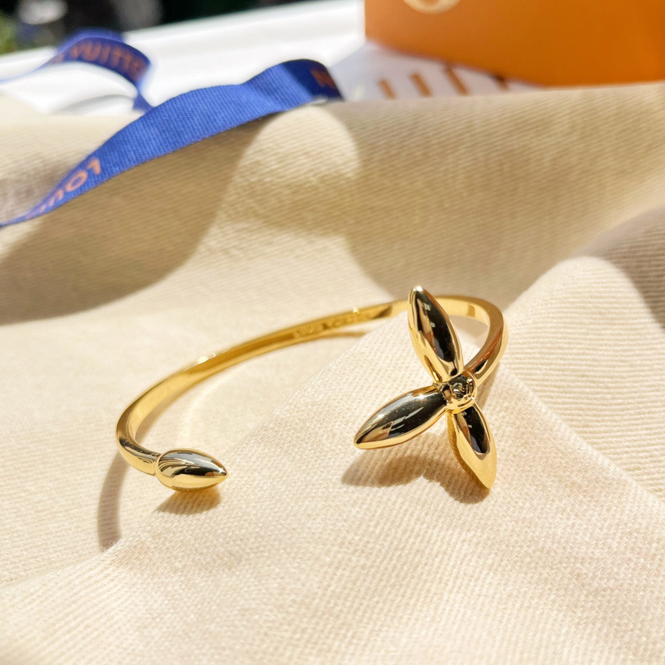 Louis Vuitton Clover Open Bracelet – Luxury Jewelry – product image 2