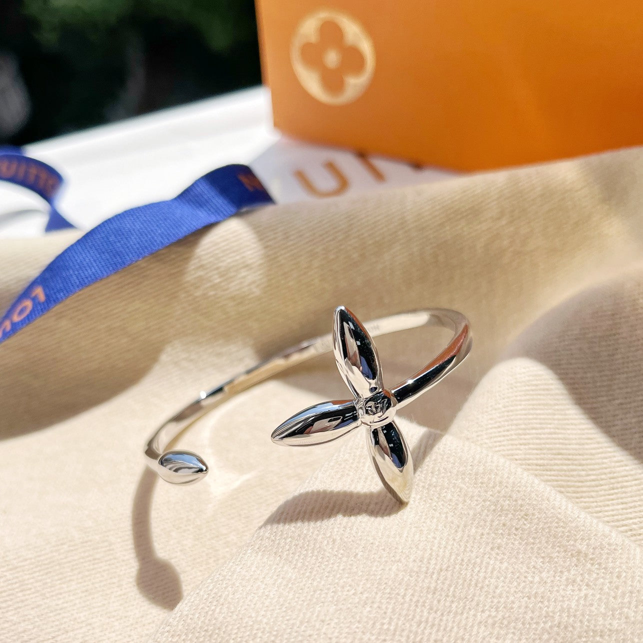Louis Vuitton Clover Open Bracelet – Luxury Jewelry – product image 3