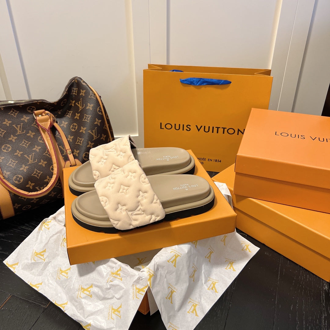 Louis Vuitton Couple Embossed Velcro Sandals – sandals product image 17