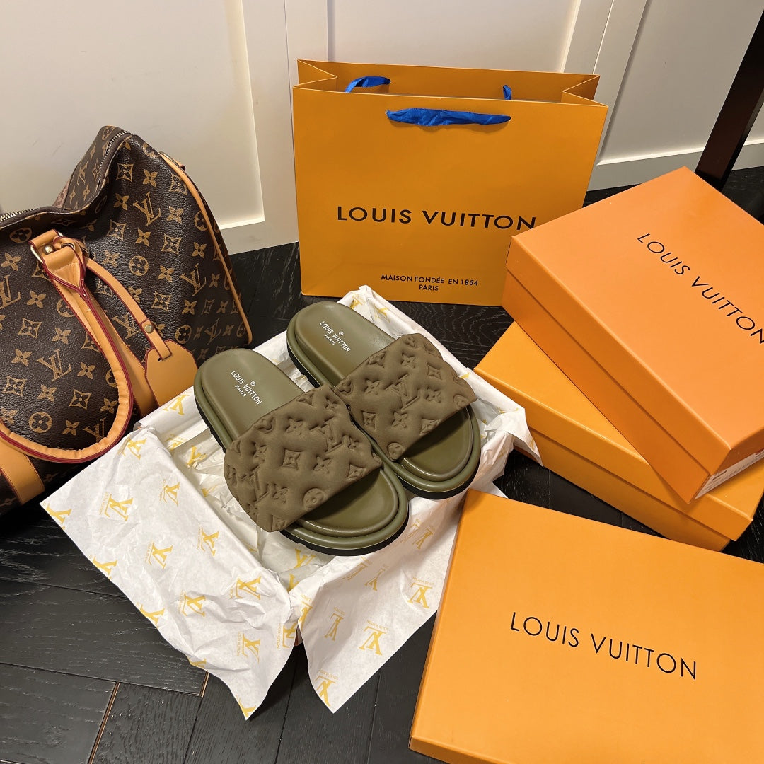 Louis Vuitton Couple Embossed Velcro Sandals – sandals product image 5