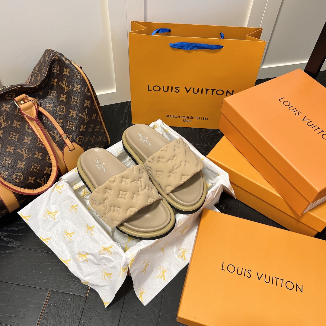 Louis Vuitton Couple Embossed Velcro Sandals – sandals product image 9