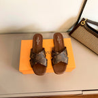 Louis Vuitton Cross Strap Flat Sandals – sandals product image 3