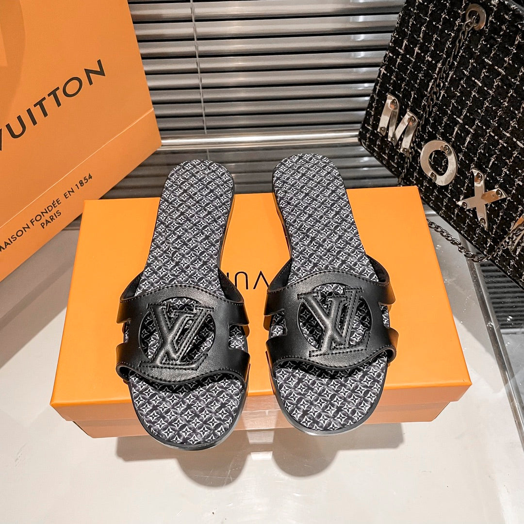Louis Vuitton Cutout Letter Printed Slippers – slippers product image 3