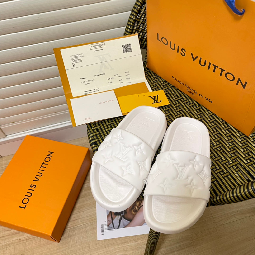 Louis Vuitton Fashion Embossed Couple Slippers – slippers product image 1