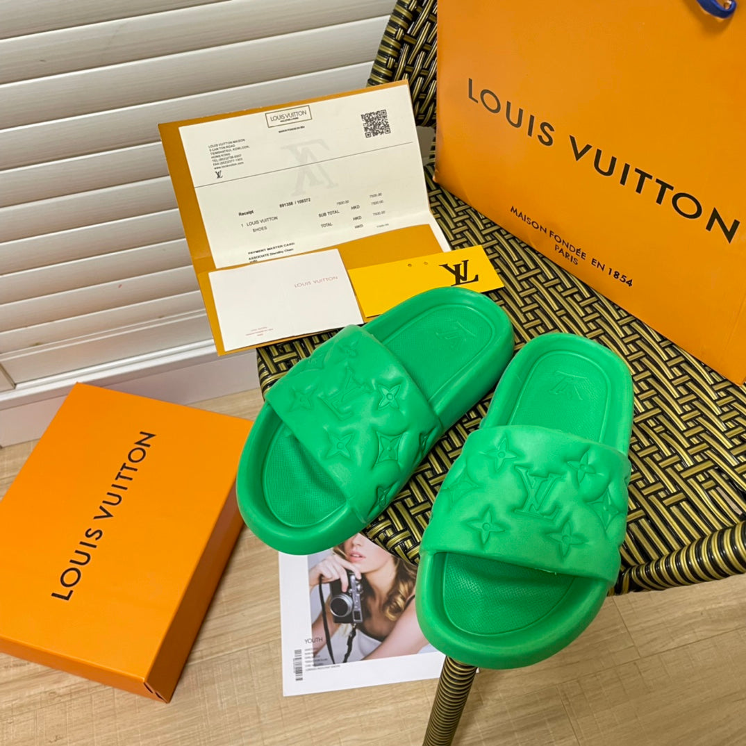 Louis Vuitton Fashion Embossed Couple Slippers – slippers product image 13