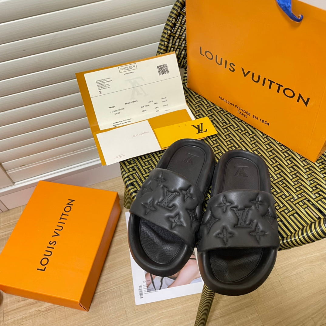 Louis Vuitton Fashion Embossed Couple Slippers – slippers product image 2