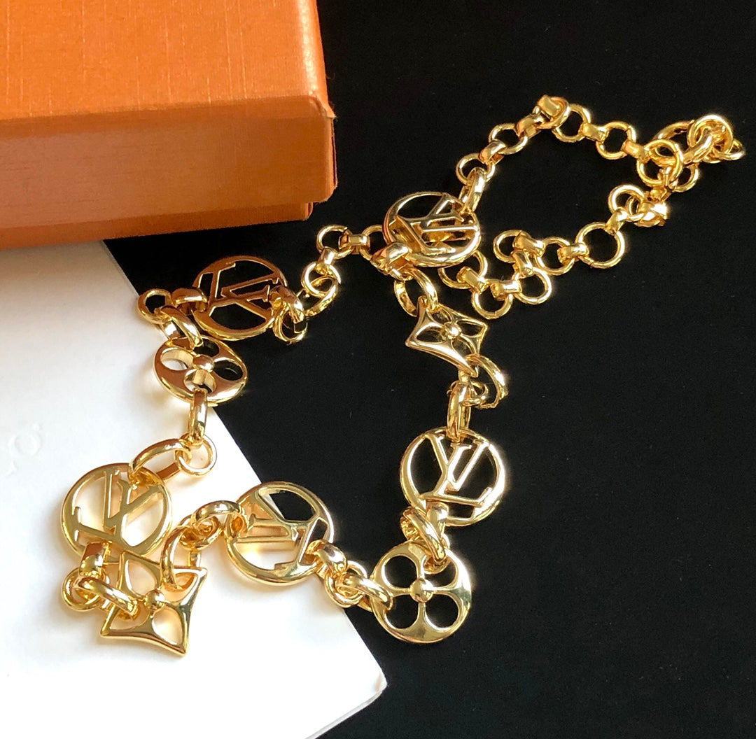 Louis Vuitton Four-leaf Clover Flower Necklace – Luxury Designer Jewelry – product image 3
