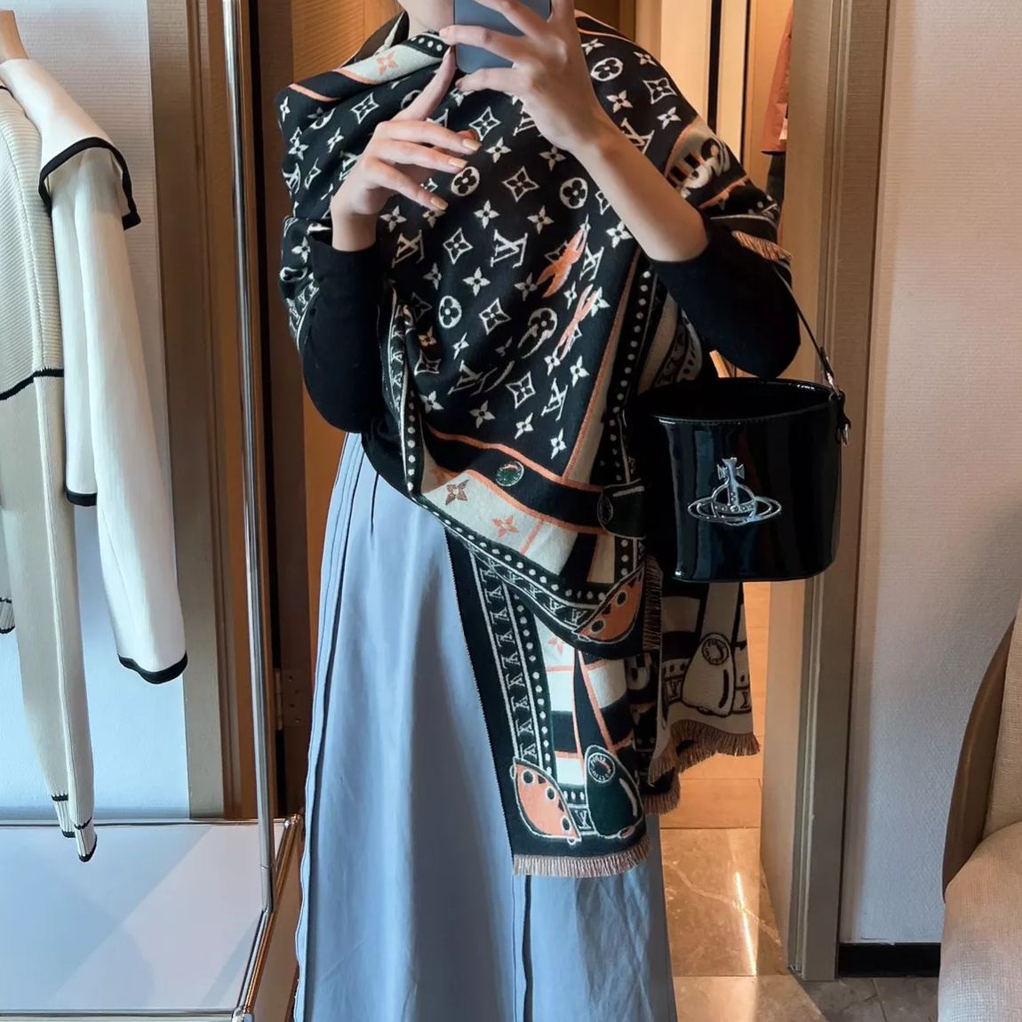 Louis Vuitton Full Monogram Cashmere Scarf Shawl for Women – product image 21