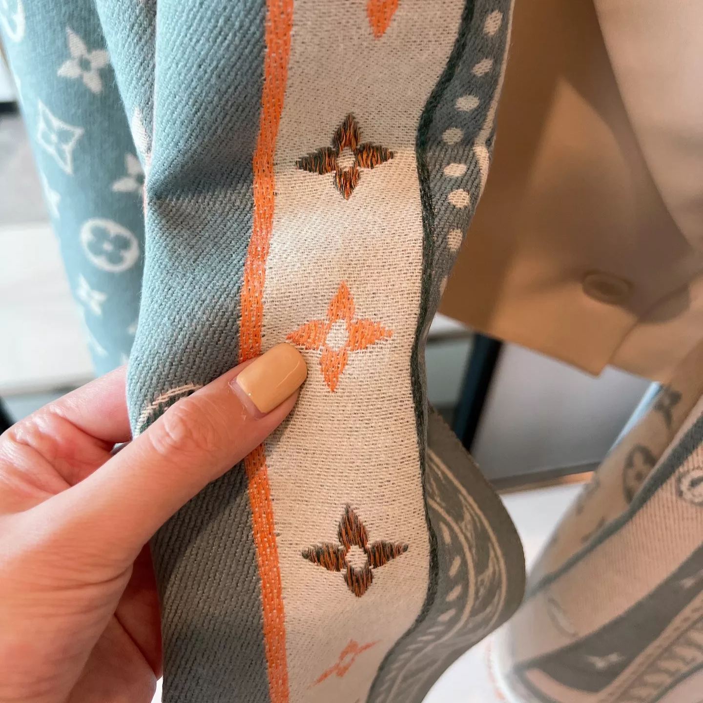 Louis Vuitton Full Monogram Cashmere Scarf Shawl for Women – product image 24