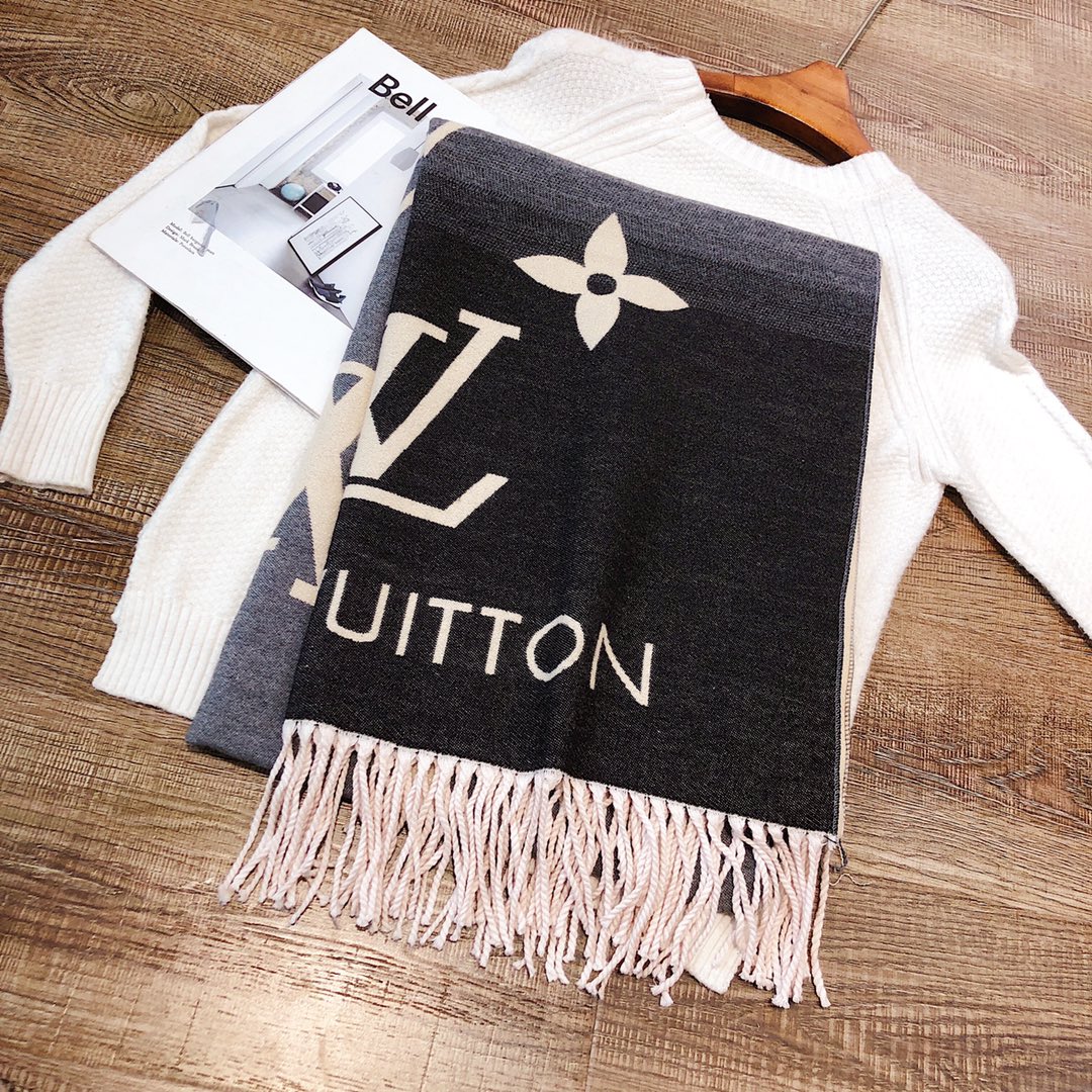 Louis Vuitton Gradient Cashmere Scarf for Women – product image 12