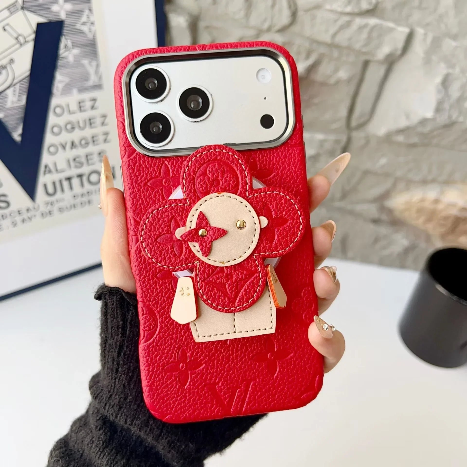 Louis Vuitton iPhone 17 Pro Max Case MagSafe Leather with Flower Grip – Gray