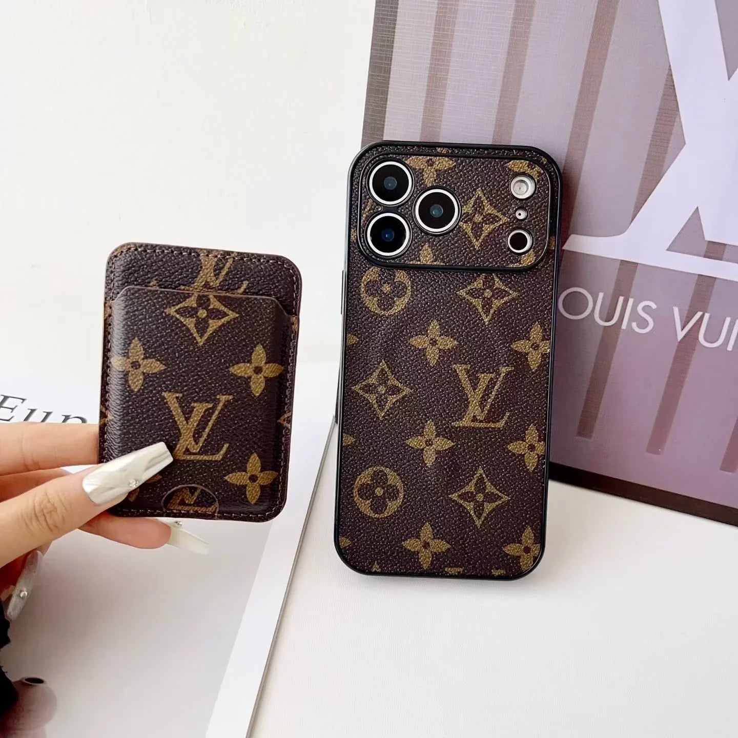 Louis Vuitton iPhone 17 Pro Max Case MagSafe – Classic Monogram Leather Brown