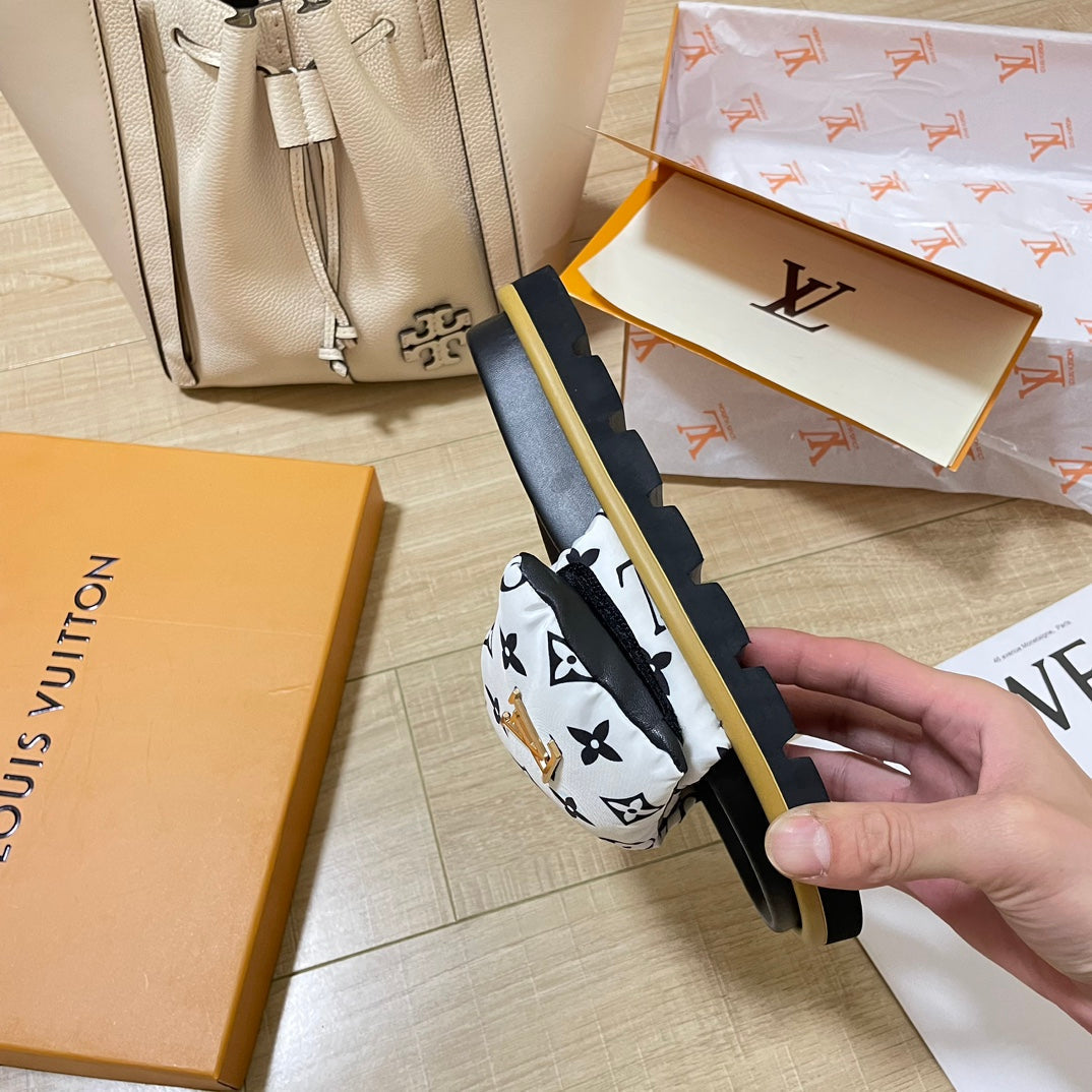 Louis Vuitton Letter Buckle Velcro Slippers – slippers product image 12
