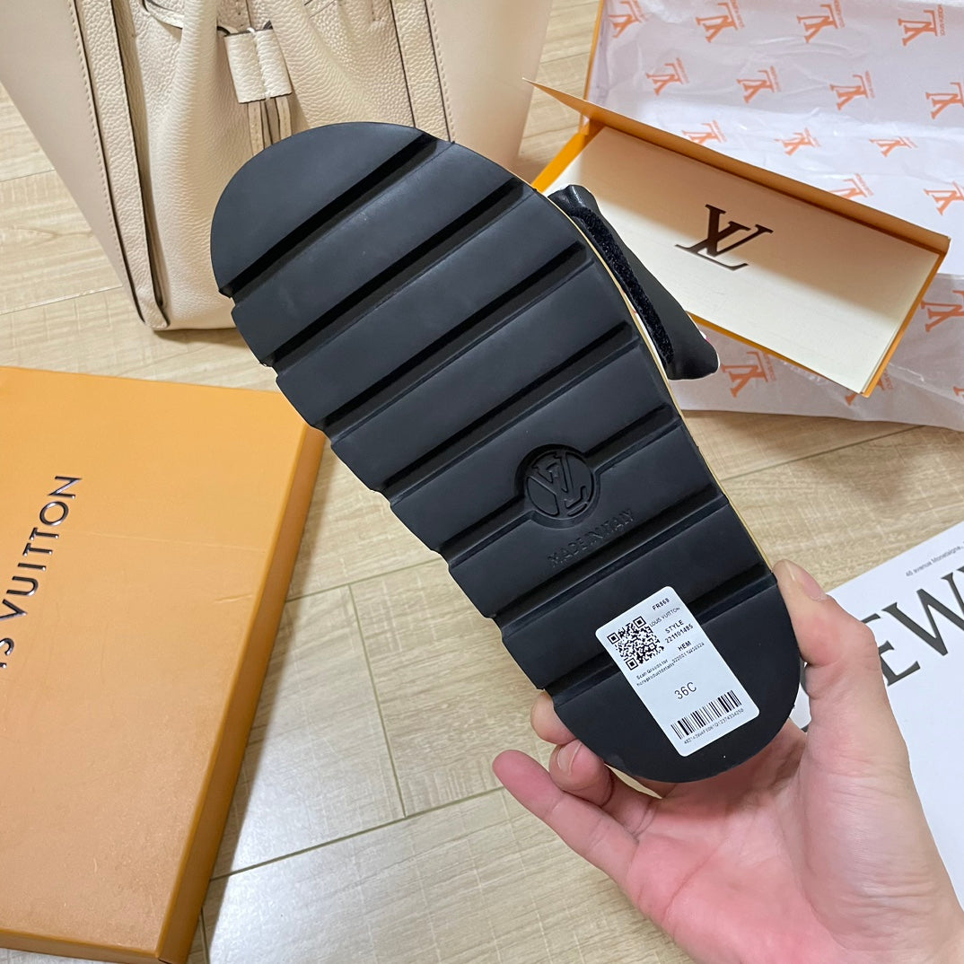 Louis Vuitton Letter Buckle Velcro Slippers – slippers product image 13