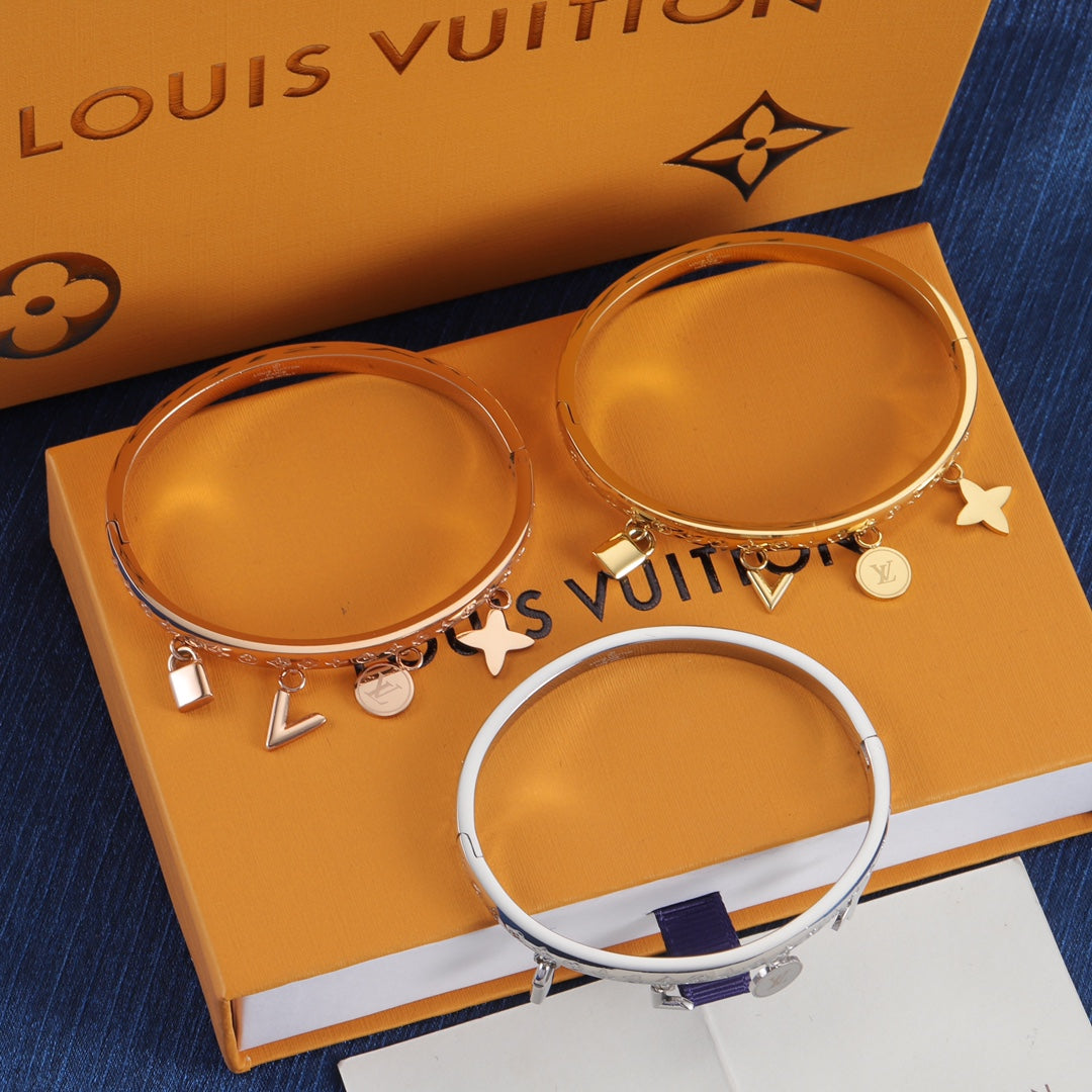 Louis Vuitton Metal Flower Pendant Bracelet – Luxury Jewelry – product image 7