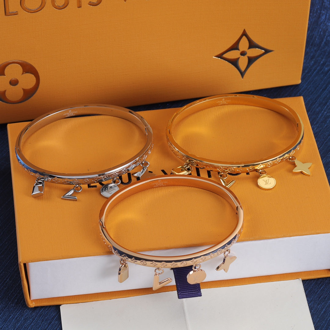 Louis Vuitton Metal Flower Pendant Bracelet – Luxury Jewelry – product image 8