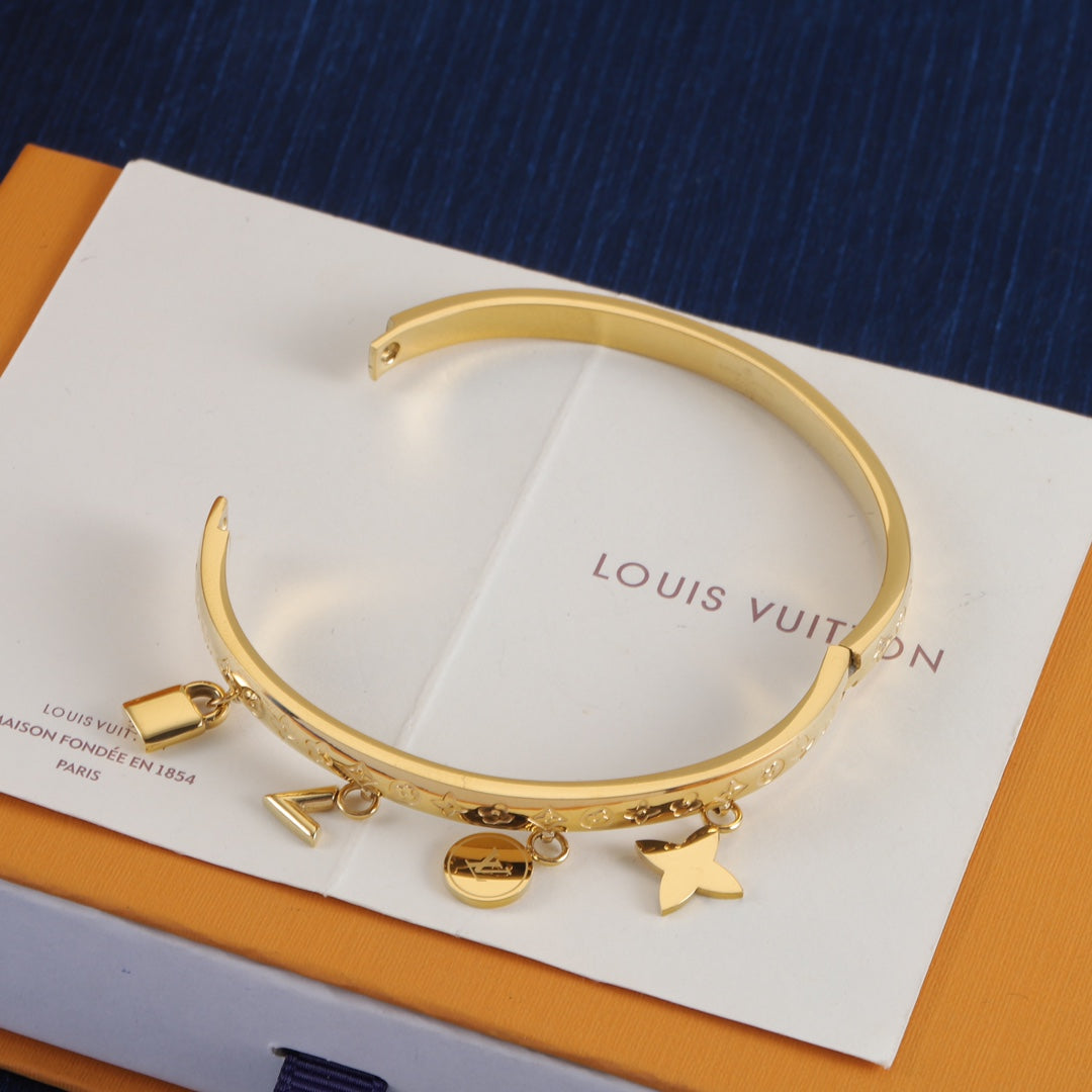 Louis Vuitton Metal Flower Pendant Bracelet – Luxury Jewelry – product image 12