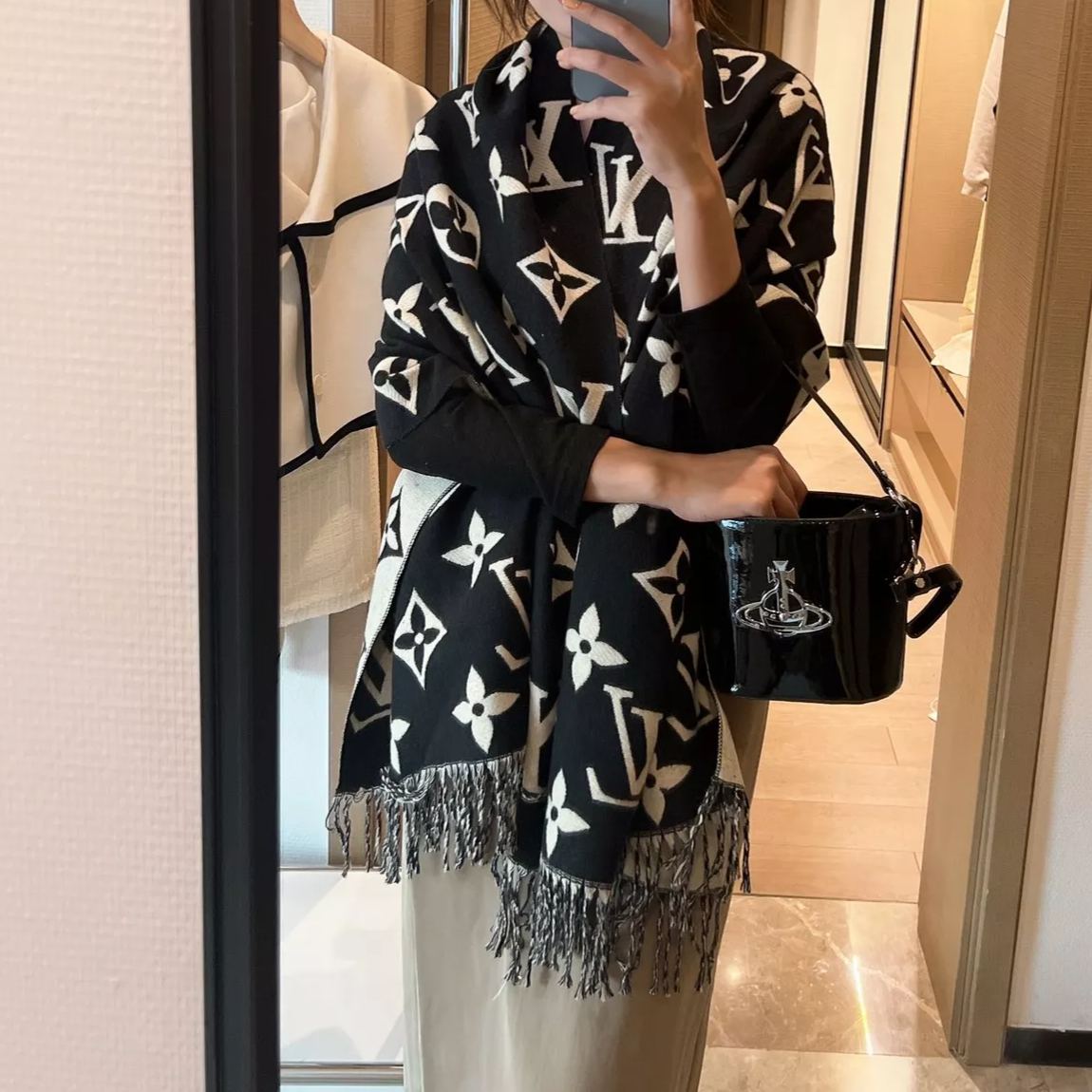 Louis Vuitton Monogram Cashmere Fringed Scarf for Women – product image 23