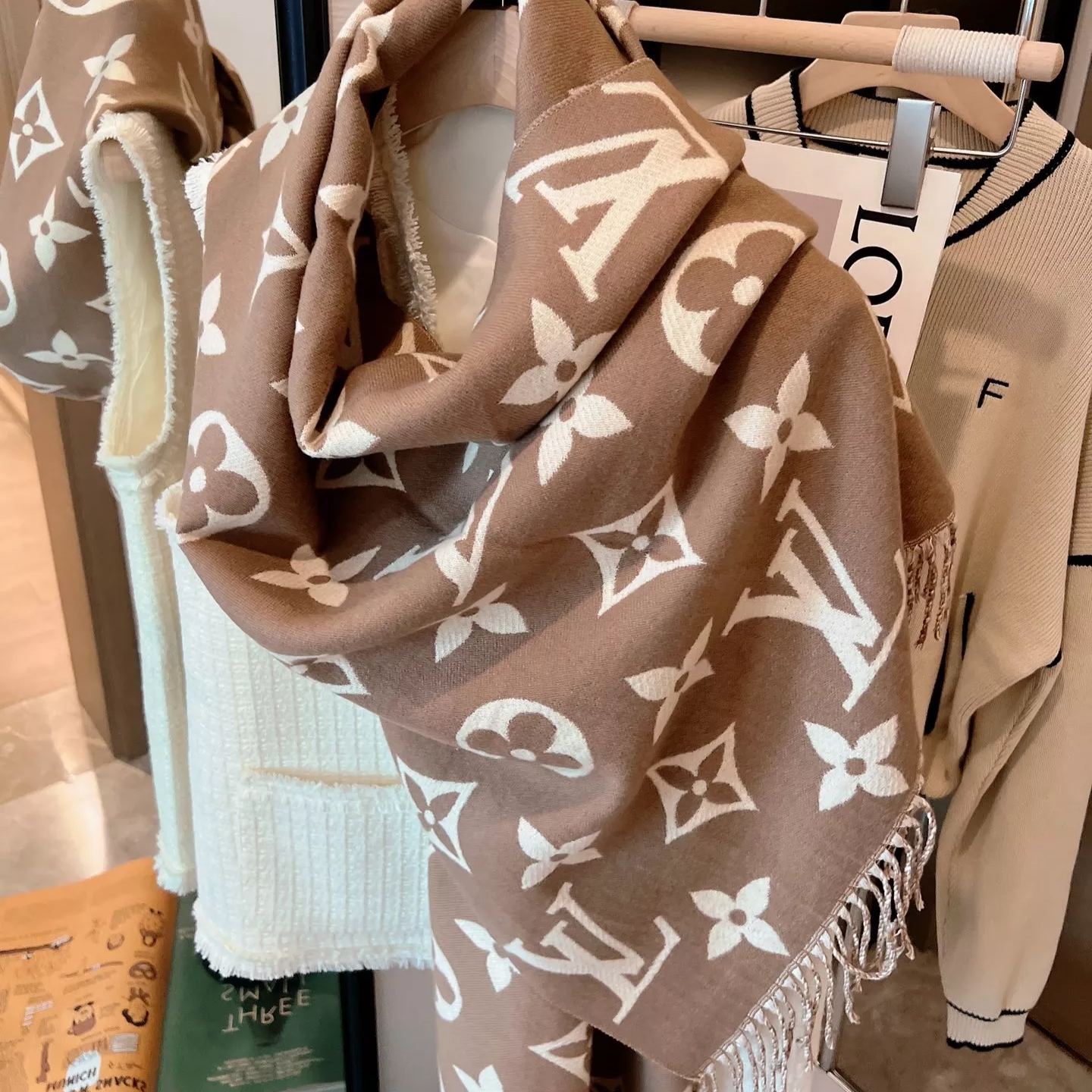 Louis Vuitton Monogram Cashmere Fringed Scarf for Women – product image 8