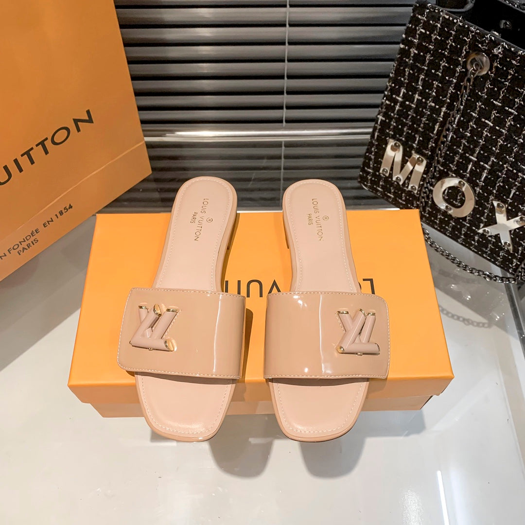 Louis Vuitton New Embossed Diamond Velcro Flat Slippers – slippers product image 5
