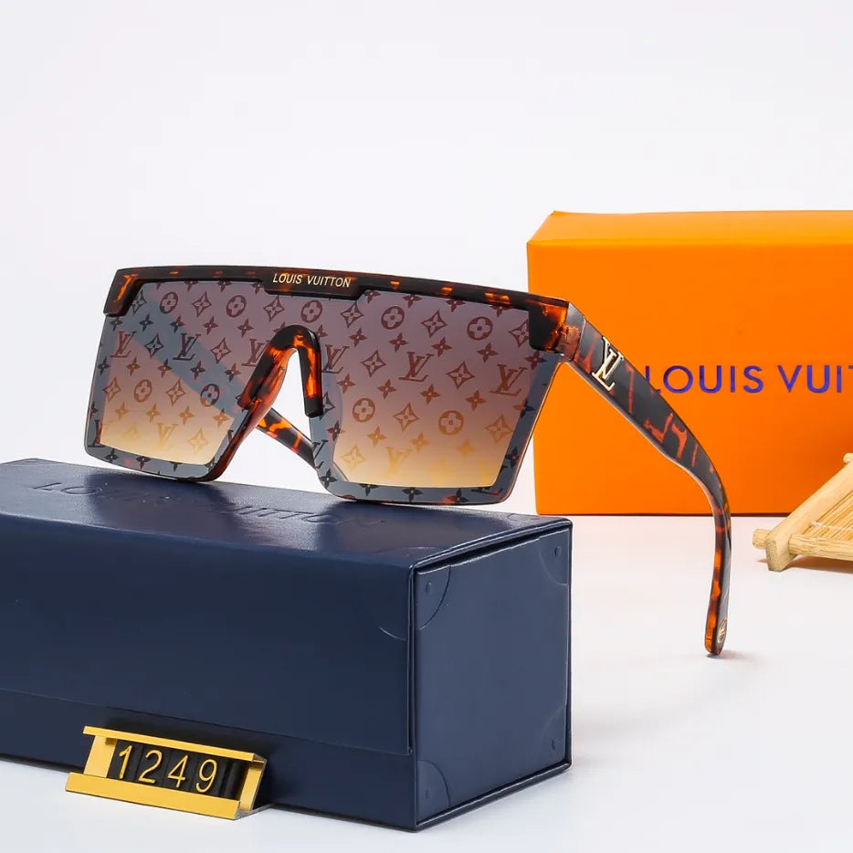 Louis Vuitton Oversized Unisex Sunglasses for Unisex – product image 2