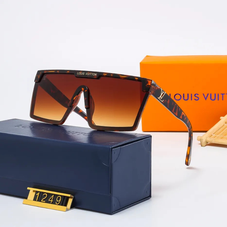 Louis Vuitton Oversized Unisex Sunglasses for Unisex – product image 6