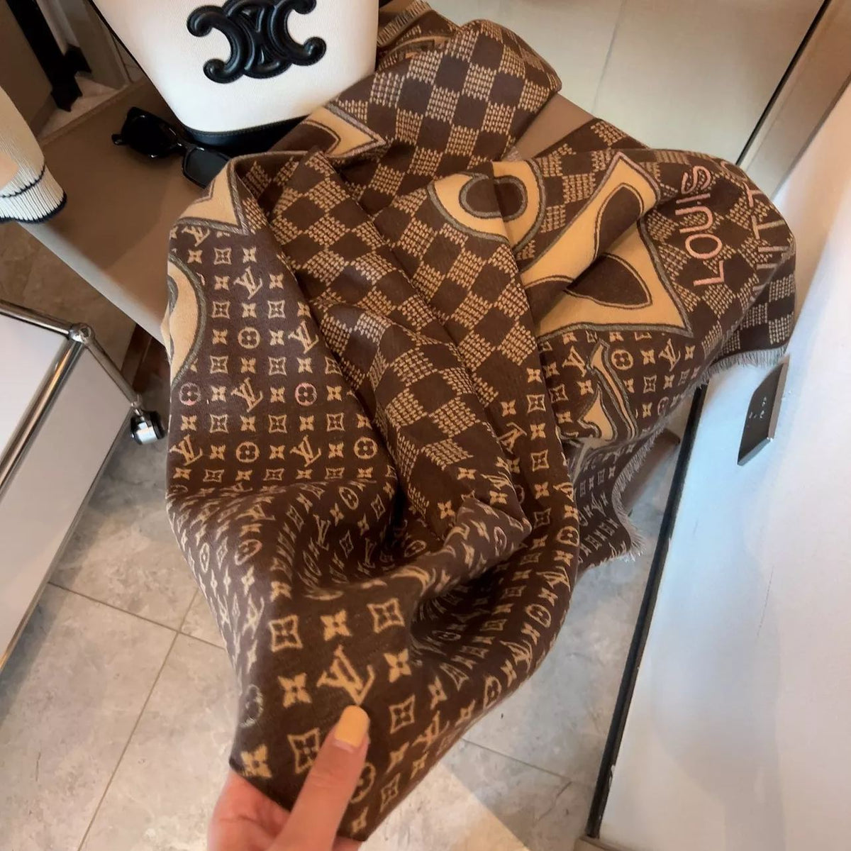 Louis Vuitton Plaid Panel Monogram Cashmere Scarf Shawl for Women – product image 14