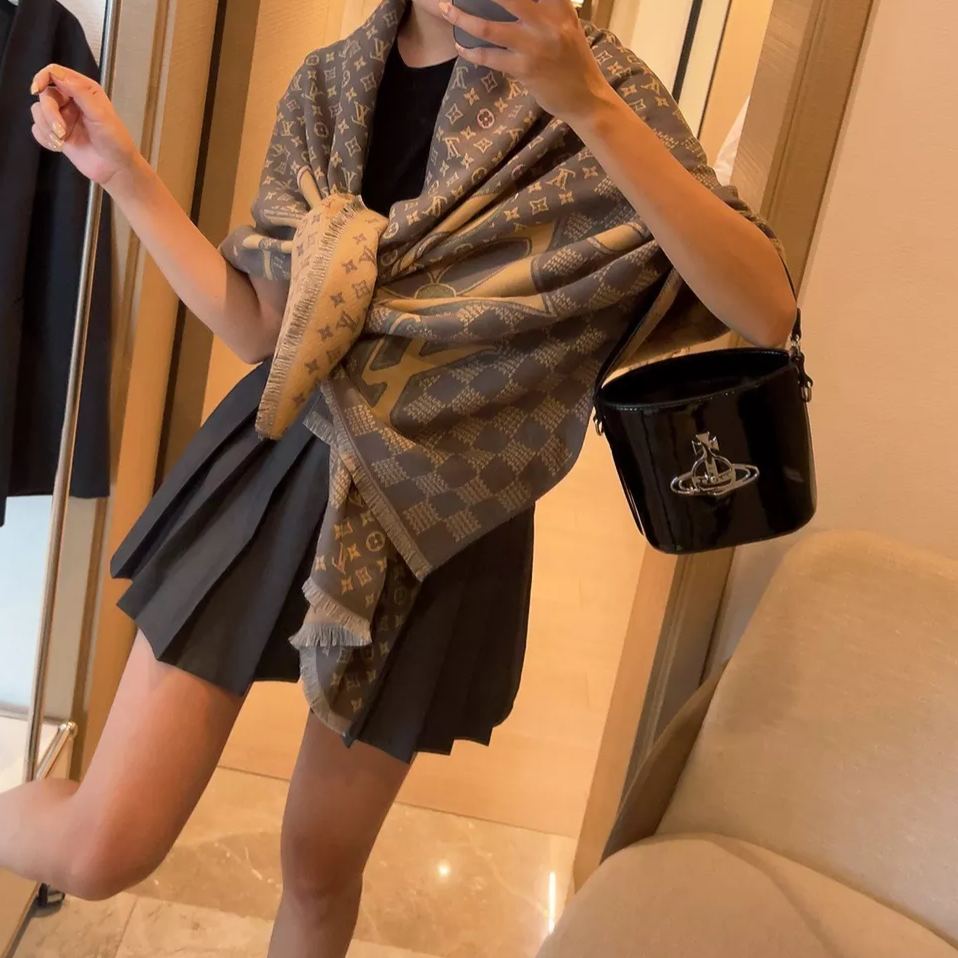 Louis Vuitton Plaid Panel Monogram Cashmere Scarf Shawl for Women – product image 25