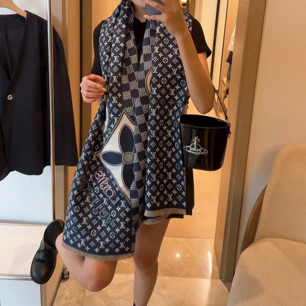 Louis Vuitton Plaid Panel Monogram Cashmere Scarf Shawl for Women – product image 27
