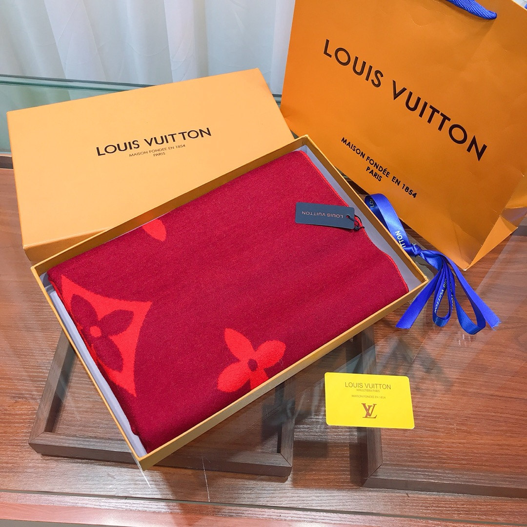 Louis Vuitton Premium Woven Classic Four-Leaf Clover Scarf for Women – product image 19