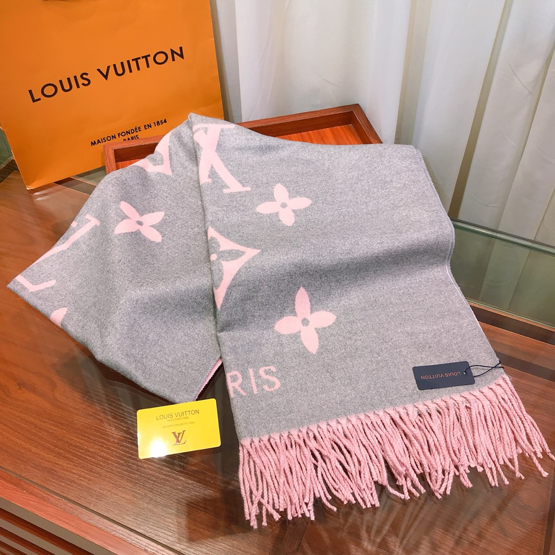 Louis Vuitton Premium Woven Classic Four-Leaf Clover Scarf for Women – product image 4
