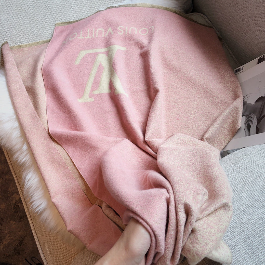 Louis Vuitton Premium Woven Gradient Color Scarf for Women – product image 16