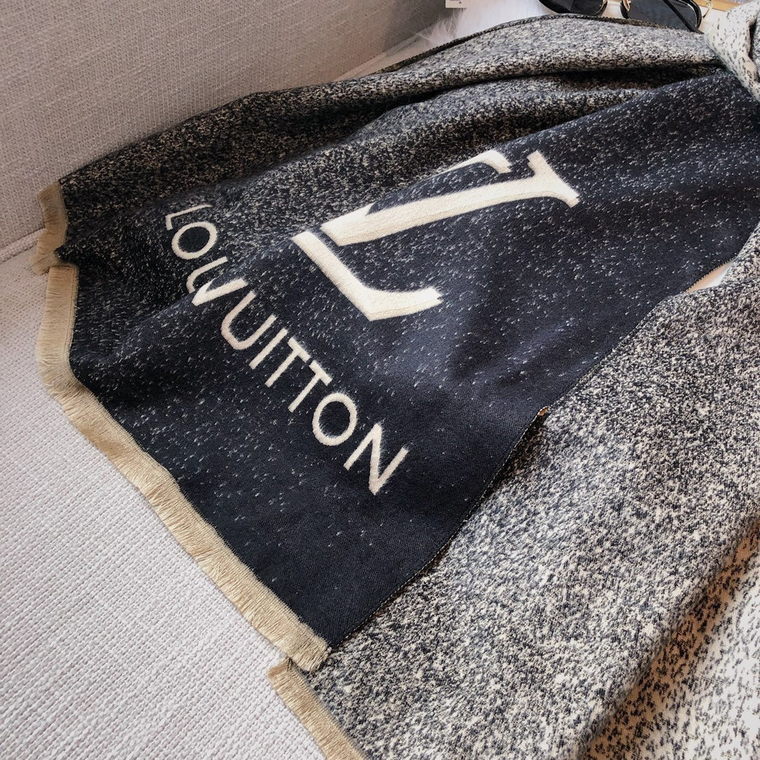 Louis Vuitton Premium Woven Gradient Color Scarf for Women – product image 17