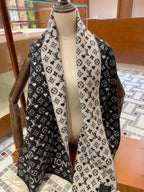 Louis Vuitton Premium Woven Love Monogram Element Fringed Scarf for Women – product image 4