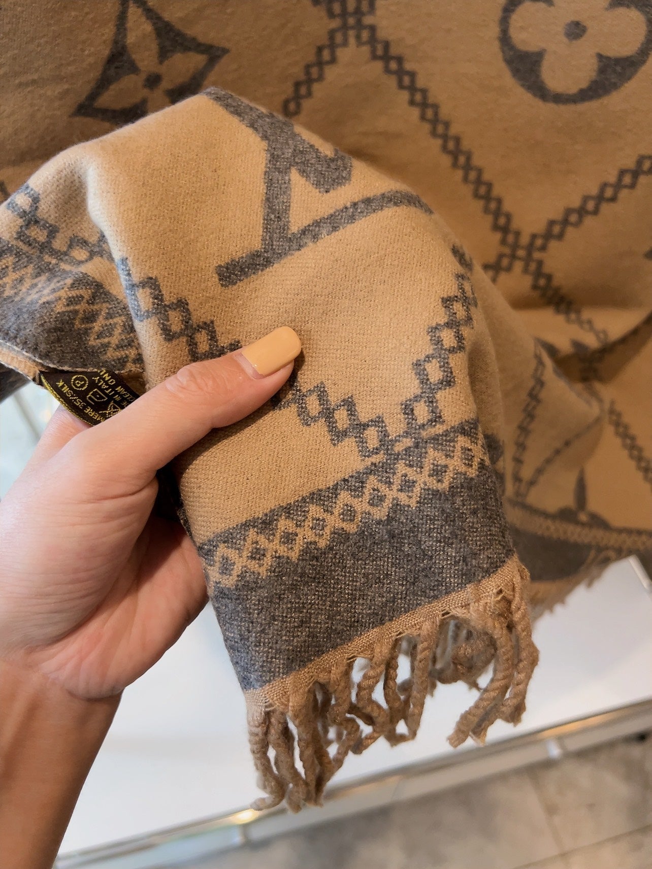 Louis Vuitton Premium Woven Rabbit Velvet Monogram Fringe Scarf Shawl – product image 28