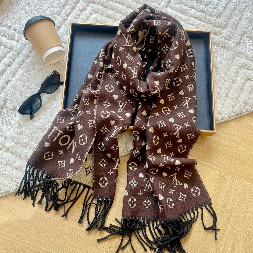 Louis Vuitton Premium Woven Vintage Embossed Scarf for Women – product image 5