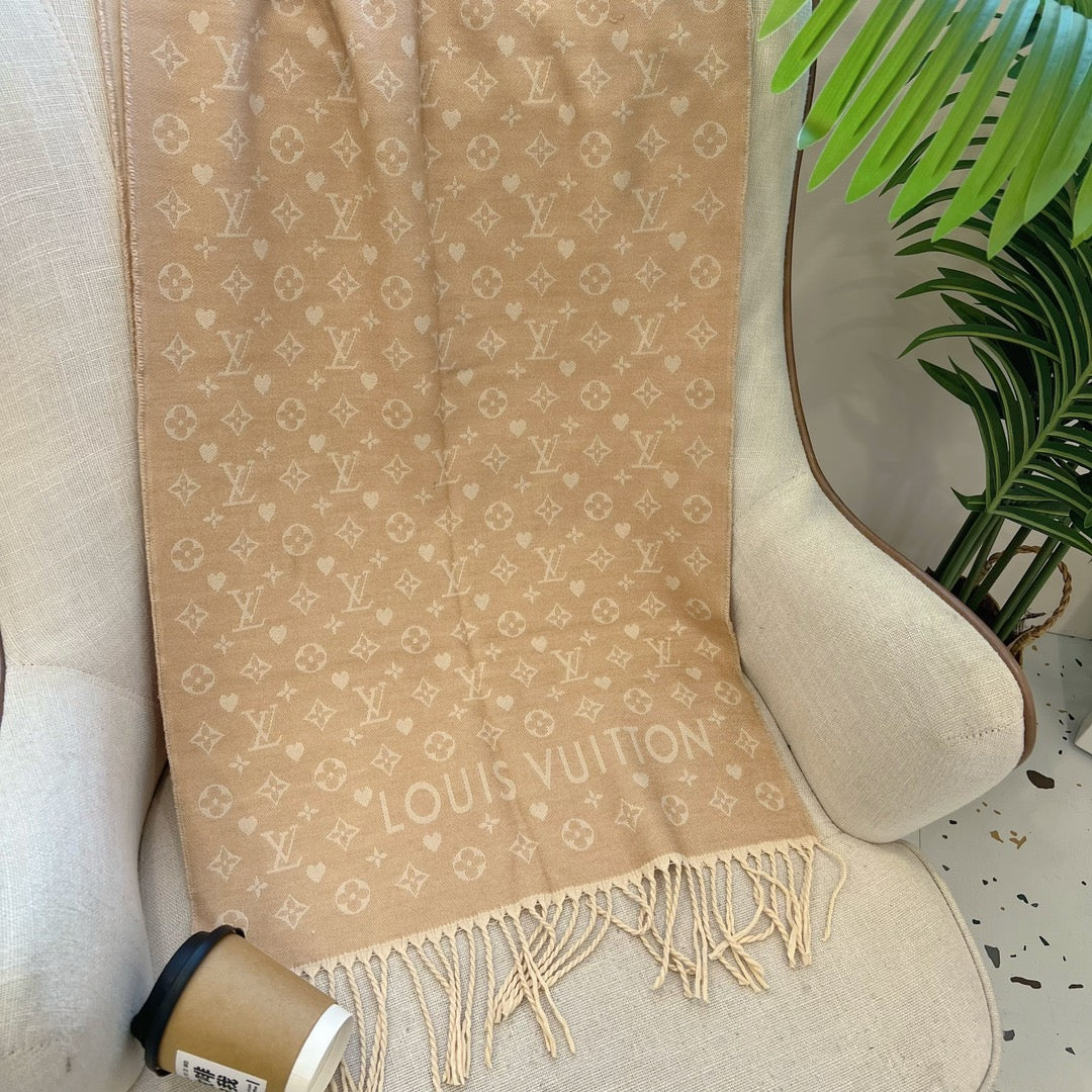 Louis Vuitton Premium Woven Vintage Embossed Scarf for Women – product image 8