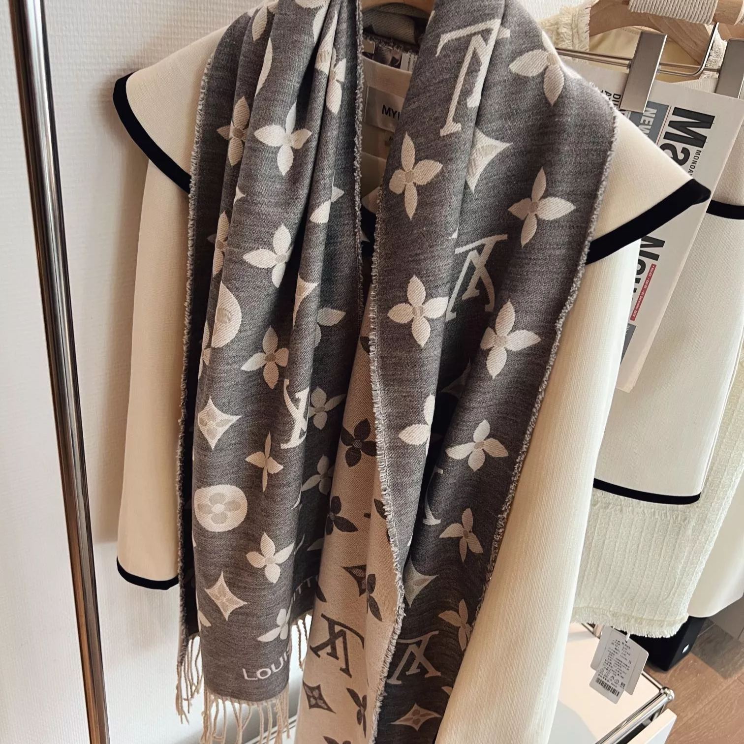 Louis Vuitton Premium Woven Wild At Heart Series Monogram Fringe Scarf Shawl – product image 20