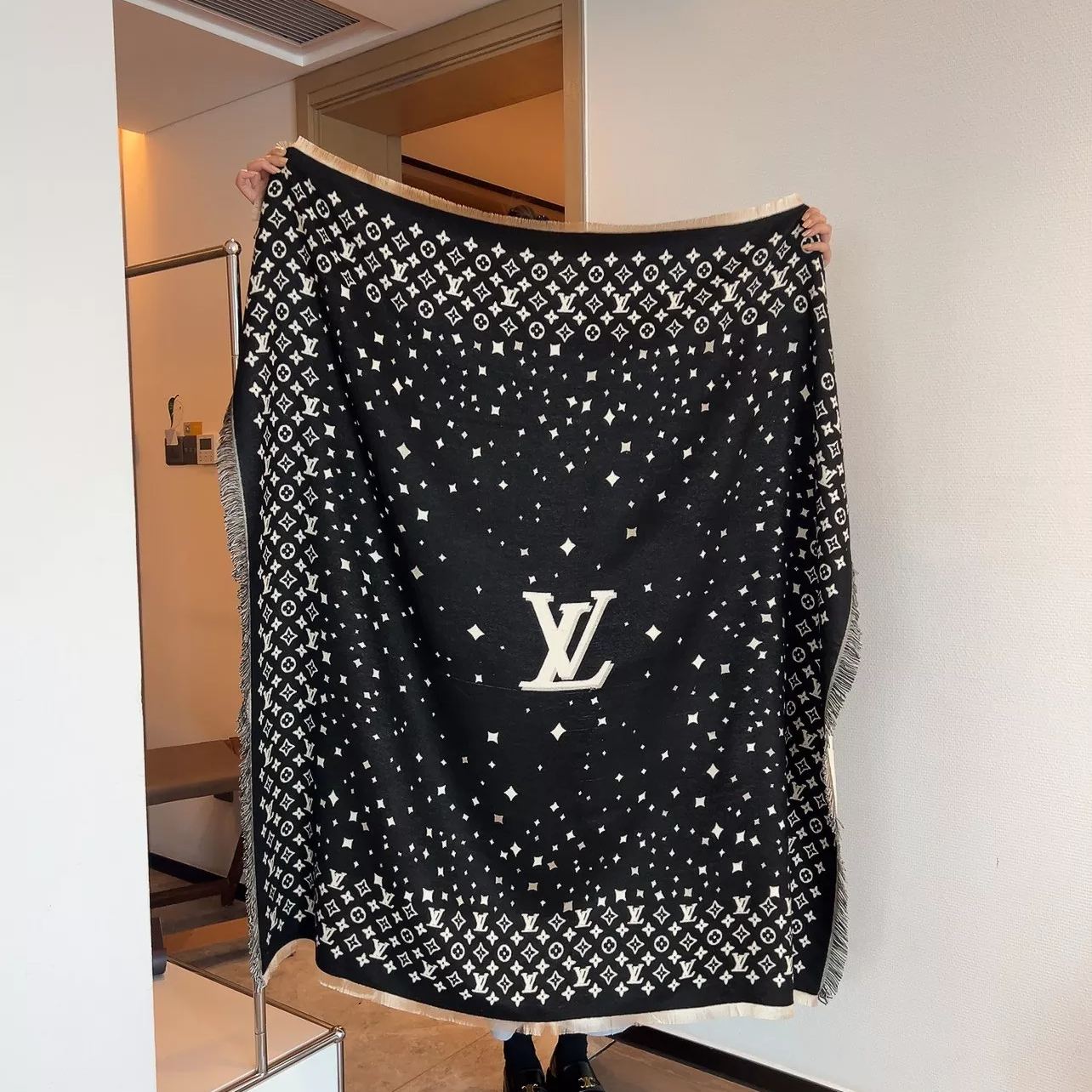 Louis Vuitton Starry Sky Series Cashmere Scarf Shawl for Women – product image 1