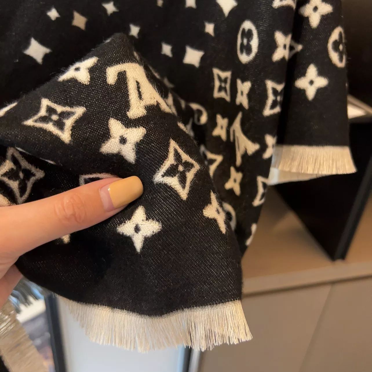 Louis Vuitton Starry Sky Series Cashmere Scarf Shawl for Women – product image 10