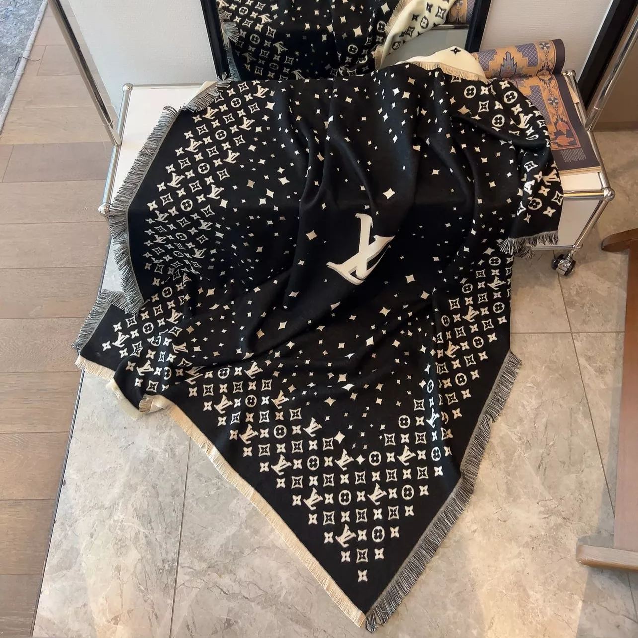 Louis Vuitton Starry Sky Series Cashmere Scarf Shawl for Women – product image 9