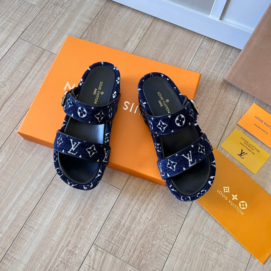 Louis Vuitton Suede Monogram Thick-Soled Slippers – slippers product image 9