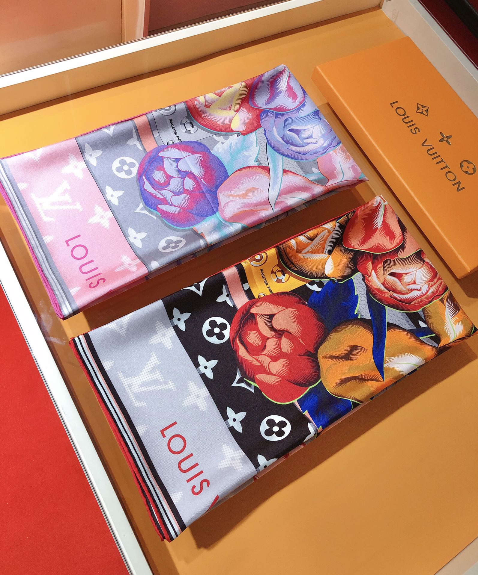 Louis Vuitton Twill Silk Monogram Bouquet Square Scarf for Women – product image 13