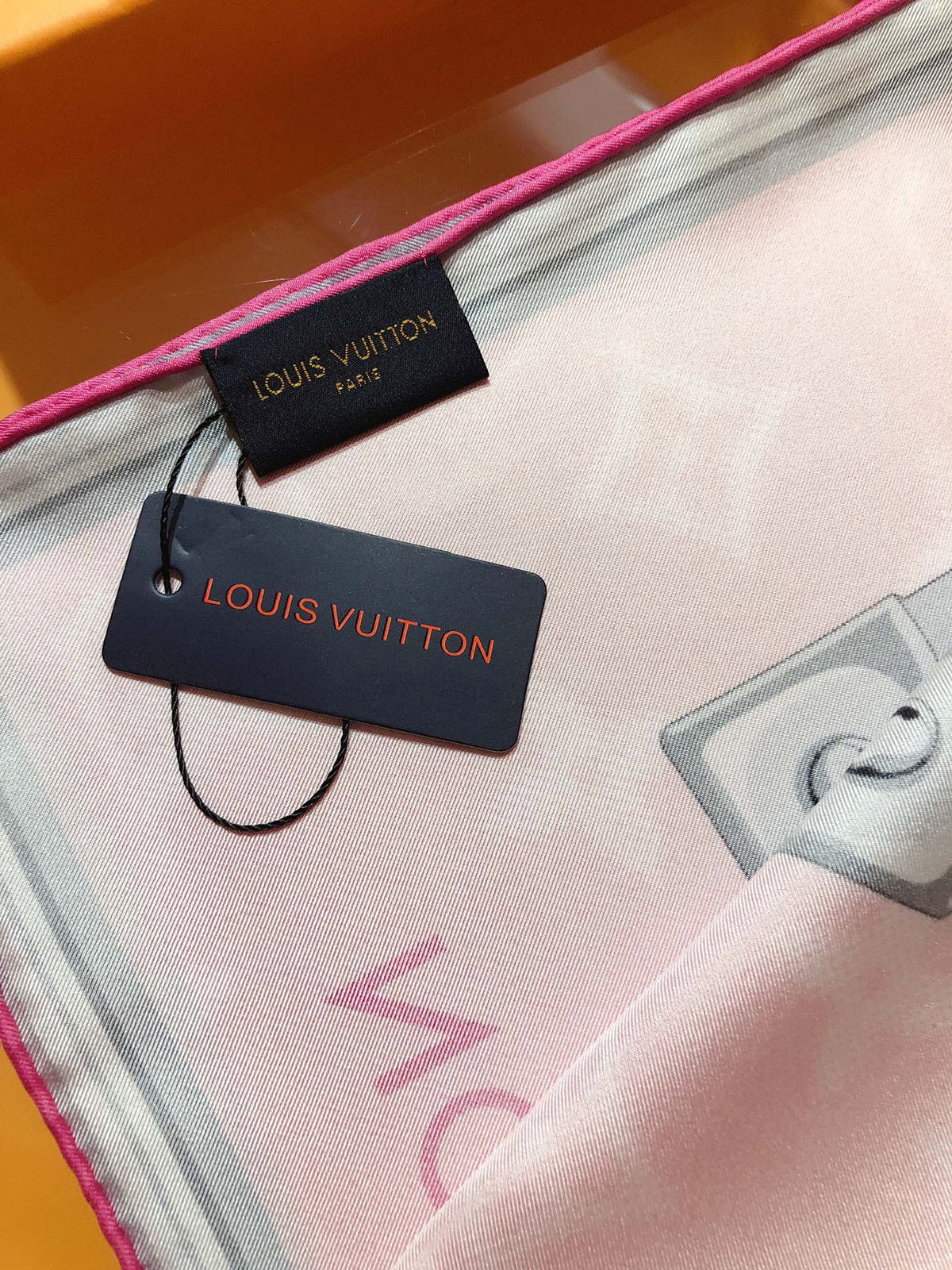 Louis Vuitton Twill Silk Monogram Bouquet Square Scarf for Women – product image 9