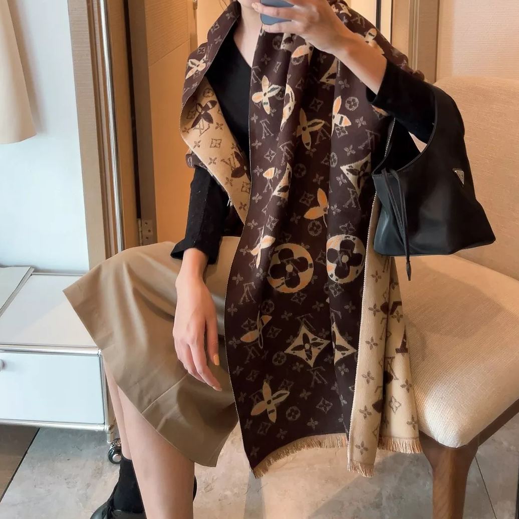 Louis Vuitton Two-Tone Monogram Jacquard Cashmere Scarf for Women – product image 14