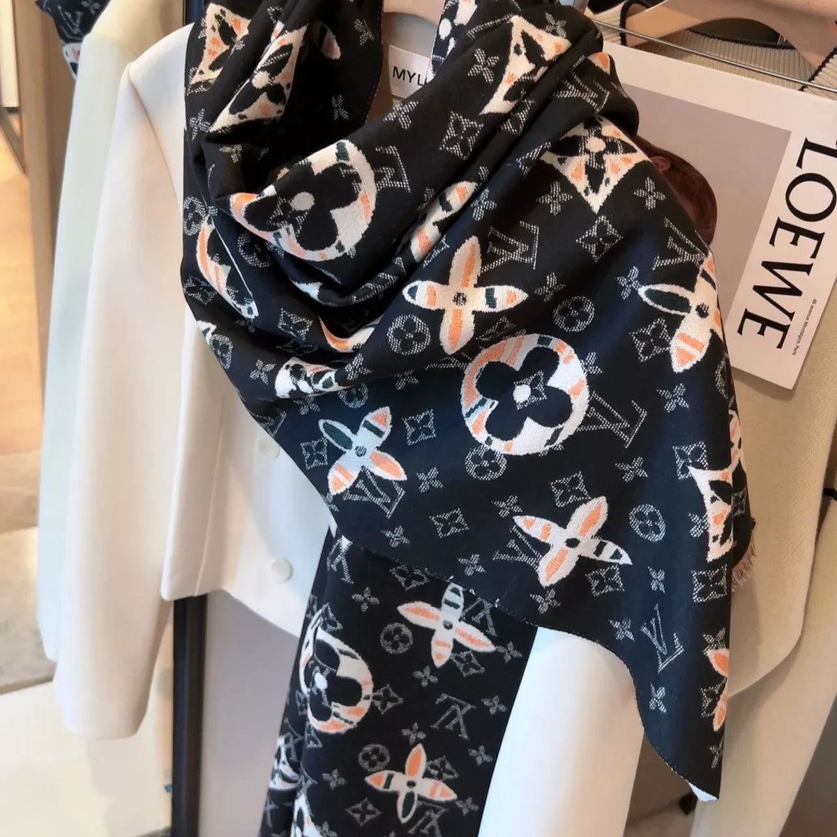 Louis Vuitton Two-Tone Monogram Jacquard Cashmere Scarf for Women – product image 15